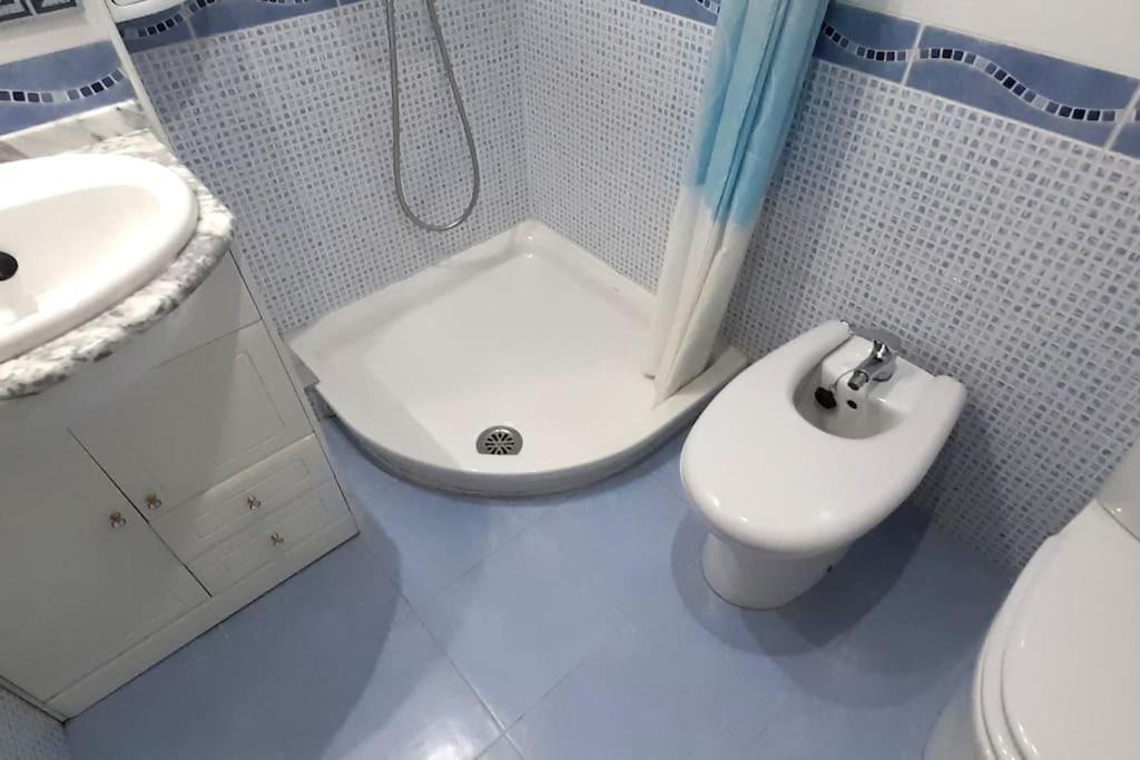 Apartamento Vistas Al Mar Con Piscina Y Terraza Foz Luaran gambar