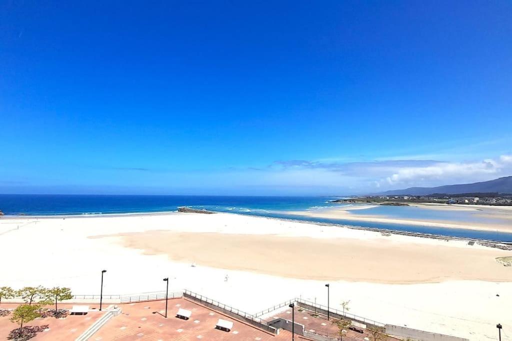 Apartamento Vistas Al Mar Con Piscina Y Terraza Foz Luaran gambar