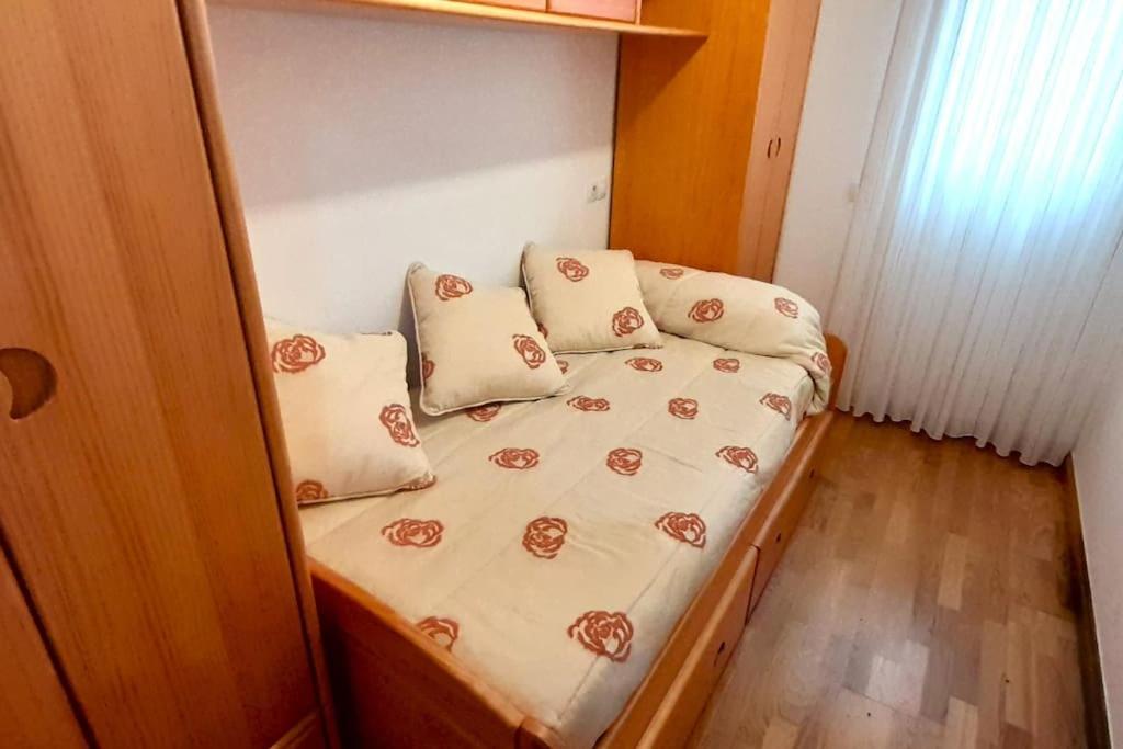 Apartamento Vistas Al Mar Con Piscina Y Terraza Foz Luaran gambar