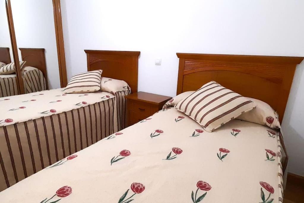 Apartamento Vistas Al Mar Con Piscina Y Terraza Foz Luaran gambar